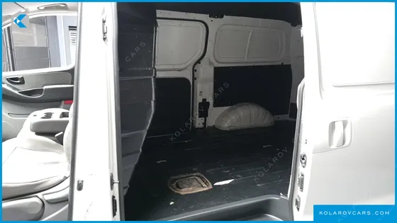 HYUNDAI STAREX VAN 3-SEATER