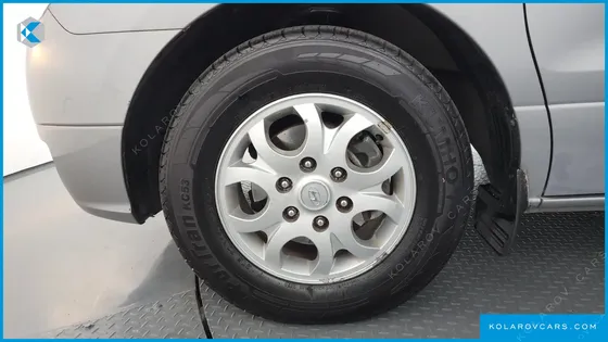 HYUNDAI STAREX 3-SEATER VAN