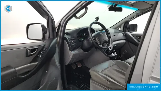HYUNDAI STAREX 3-SEATER VAN