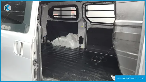 HYUNDAI STAREX 3-SEATER VAN