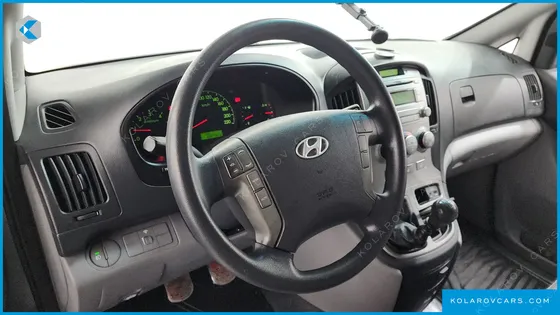 HYUNDAI STAREX 3-SEATER VAN