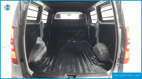 HYUNDAI STAREX 3-SEATER VAN