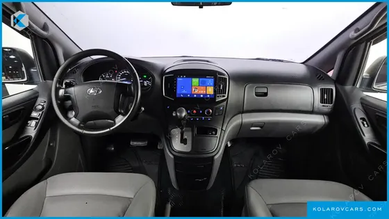 HYUNDAI STAREX VAN 5-SEATER