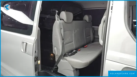 HYUNDAI STAREX VAN 5-SEATER