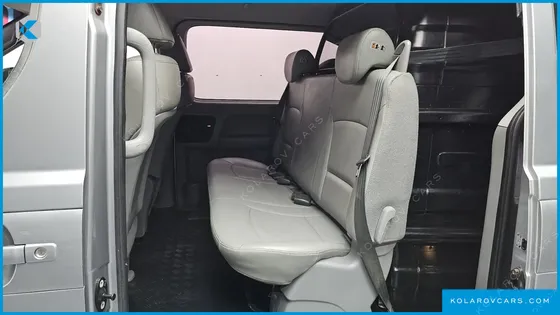 HYUNDAI STAREX VAN 5-SEATER