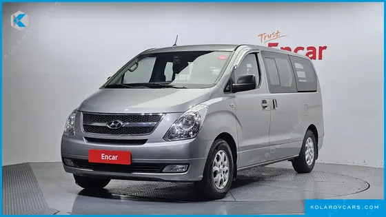 HYUNDAI STAREX 5-SEATER VAN