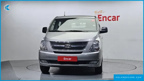 HYUNDAI STAREX 5-SEATER VAN
