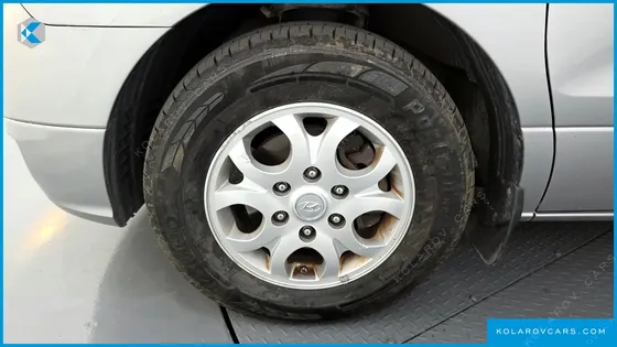 HYUNDAI STAREX 5-SEATER VAN