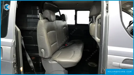 HYUNDAI STAREX 5-SEATER VAN