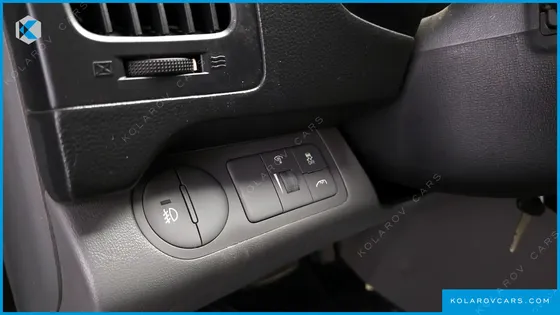 HYUNDAI STAREX 5-SEATER VAN