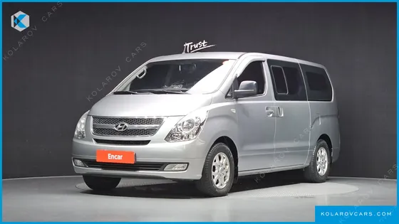 HYUNDAI STAREX 5-SEATER VAN