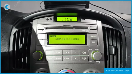 HYUNDAI STAREX 5-SEATER VAN