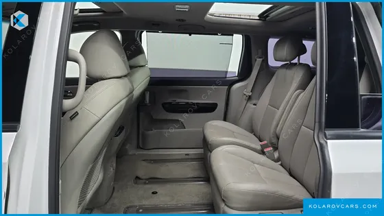 KIA CARNIVAL 7-SEATER LIMOUSINE
