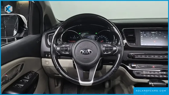 KIA CARNIVAL 7-SEATER LIMOUSINE