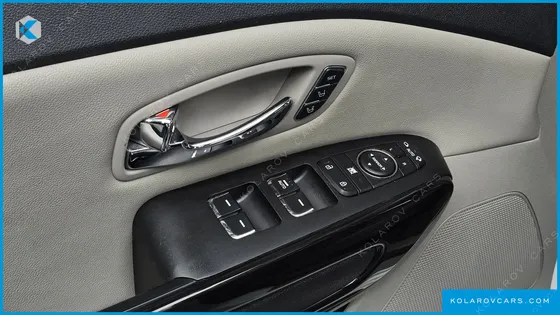 KIA CARNIVAL 7-SEATER LIMOUSINE