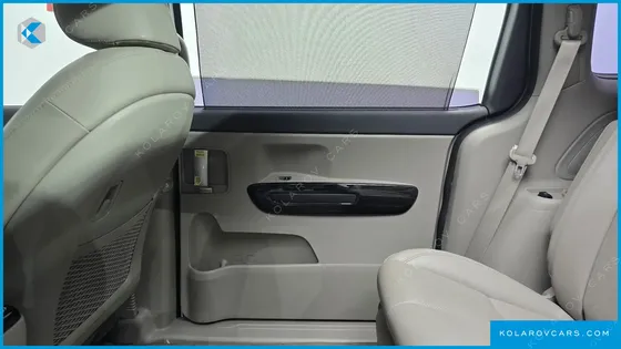 KIA CARNIVAL 7-SEATER LIMOUSINE