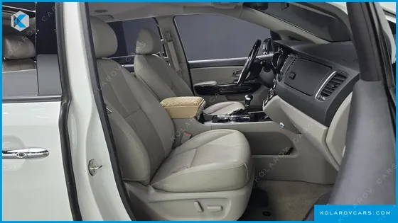 KIA CARNIVAL 7-SEATER LIMOUSINE