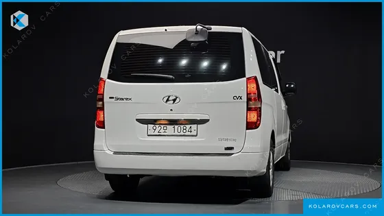 HYUNDAI STAREX 5-SEATER VAN