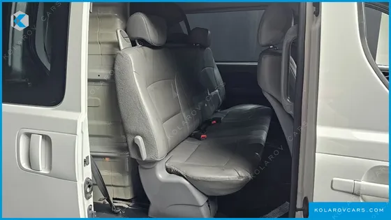 HYUNDAI STAREX 5-SEATER VAN