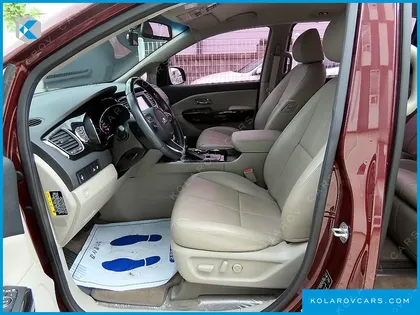 KIA CARNIVAL 7-SEATER LIMOUSINE