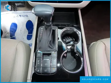 KIA CARNIVAL 7-SEATER LIMOUSINE