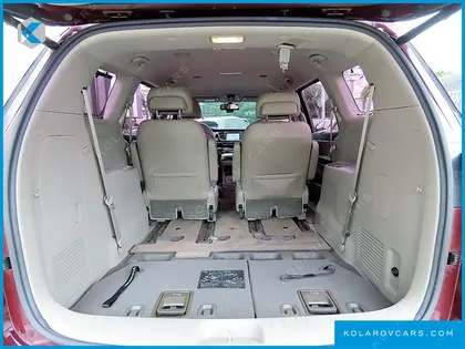 KIA CARNIVAL 7-SEATER LIMOUSINE