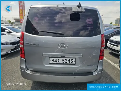HYUNDAI STAREX 5-SEATER VAN