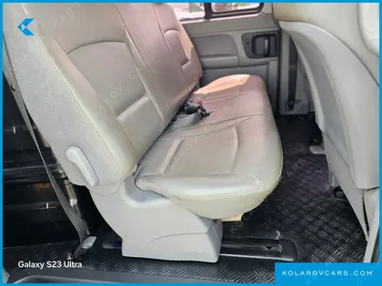HYUNDAI STAREX 5-SEATER VAN
