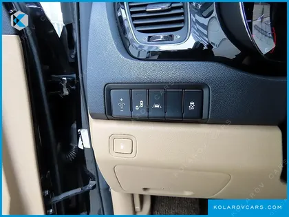 KIA CARNIVAL 9-SEATER HI-LIMOUSINE