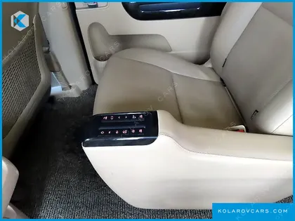 KIA CARNIVAL 9-SEATER HI-LIMOUSINE