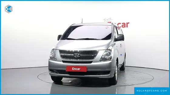 HYUNDAI STAREX 5-SEATER VAN