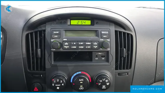 HYUNDAI STAREX 5-SEATER VAN