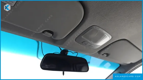 HYUNDAI STAREX 5-SEATER VAN