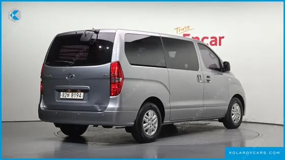 HYUNDAI STAREX 3-SEATER VAN