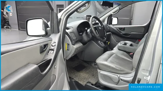 HYUNDAI STAREX 3-SEATER VAN