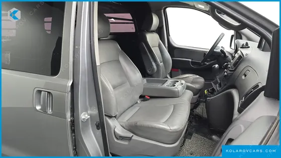 HYUNDAI STAREX 3-SEATER VAN