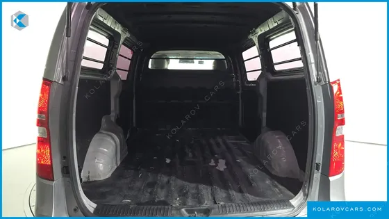 HYUNDAI STAREX 3-SEATER VAN