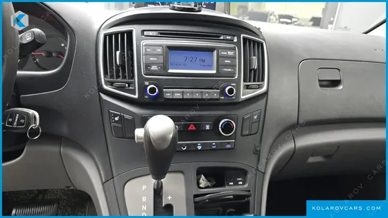 HYUNDAI STAREX 3-SEATER VAN