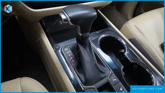 KIA CARNIVAL 9-SEATER PRSTIGE
