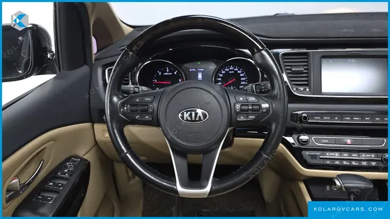 KIA CARNIVAL 9-SEATER PRSTIGE