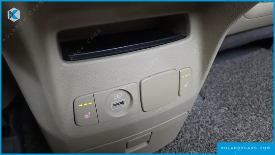 KIA CARNIVAL 9-SEATER PRSTIGE