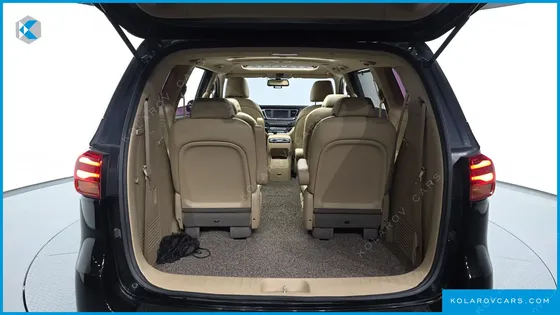 KIA CARNIVAL 9-SEATER PRSTIGE