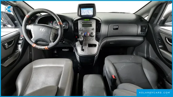 HYUNDAI STAREX 5-SEATER VAN
