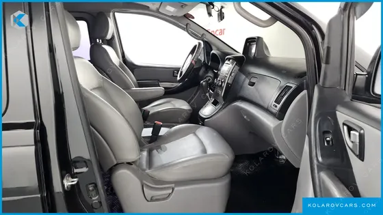 HYUNDAI STAREX 5-SEATER VAN