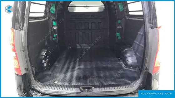 HYUNDAI STAREX 5-SEATER VAN