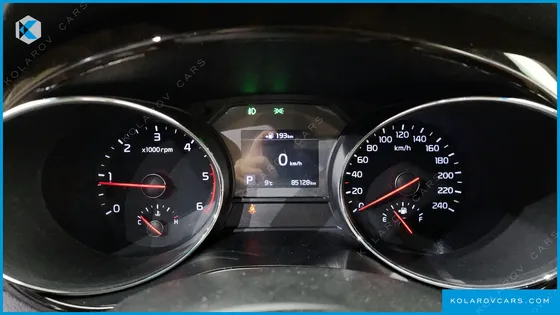 KIA CARNIVAL 9-SEATER PRSTIGE