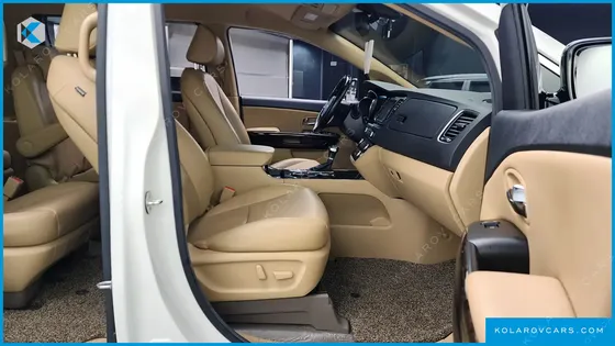 KIA CARNIVAL 9-SEATER PRSTIGE