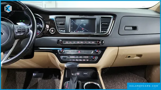 KIA CARNIVAL 9-SEATER PRSTIGE