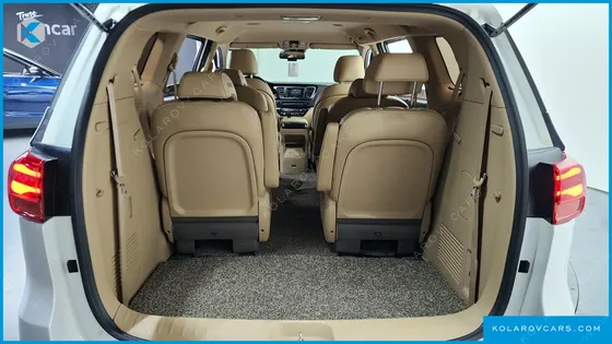 KIA CARNIVAL 9-SEATER PRSTIGE