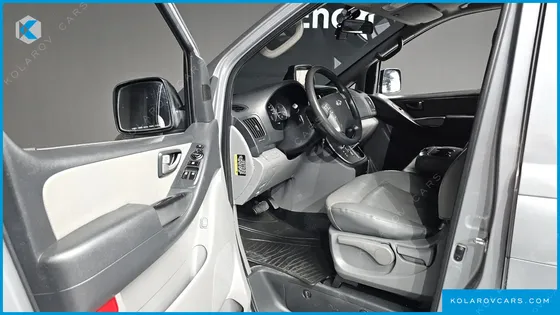 HYUNDAI STAREX 12-SEATER WAGON